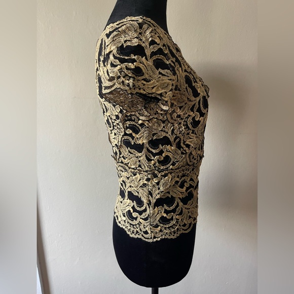 Definitely Wendy, Black/Gold, Lace/Mesh semi- crop fitted top, size med - Picture 10 of 10